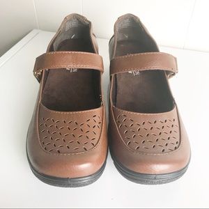 Aerocushion Memory Foam brown Mary Jane loafers